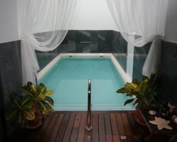 Suite con spa privado y piscina en Palacio San Bartolomé