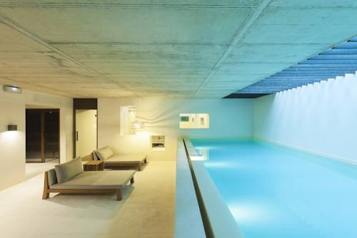 Hoteles con piscina cubierta climatizada en Barcelona para disfrutar todo el año