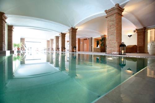 Hoteles con piscina climatizada para darse un baño en cualquier momento del año.