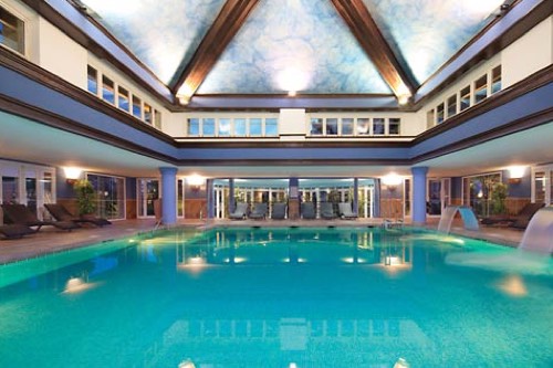 Hoteles con piscina climatizada y piscina interior todo el año en Marbella
