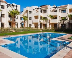 Villa con piscina privada en Roda Golf & Beach Resort en Murcia