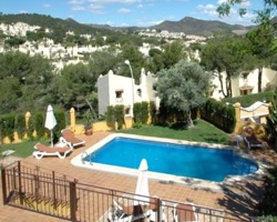 Apartamentos y villas con piscina privada en Montemares Golf Luxury Apartments