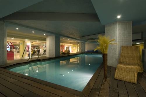 Hoteles en Madrid con piscina climatizada