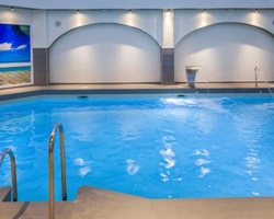 Apartamentos con piscina climatizada en Apartamentos Sahara Sunset Club