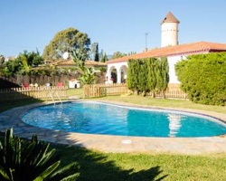 Villas con piscina privada en Estepona en Galindo Beach El Saladillo